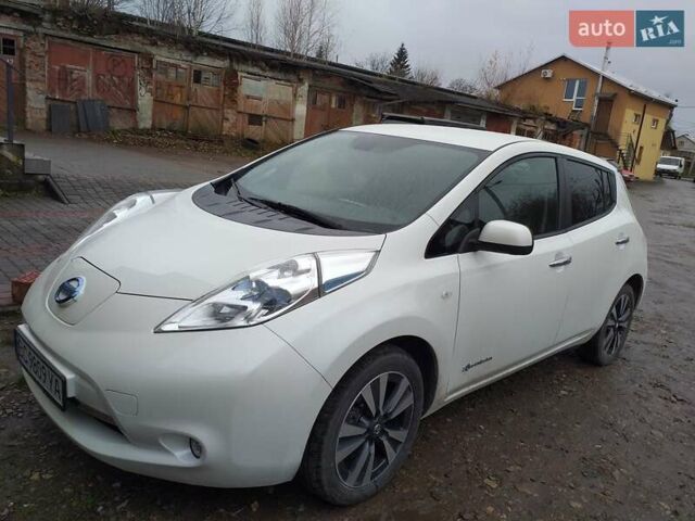 Білий Ніссан Ліф, об'ємом двигуна 0 л та пробігом 86 тис. км за 7600 $, фото 1 на Automoto.ua