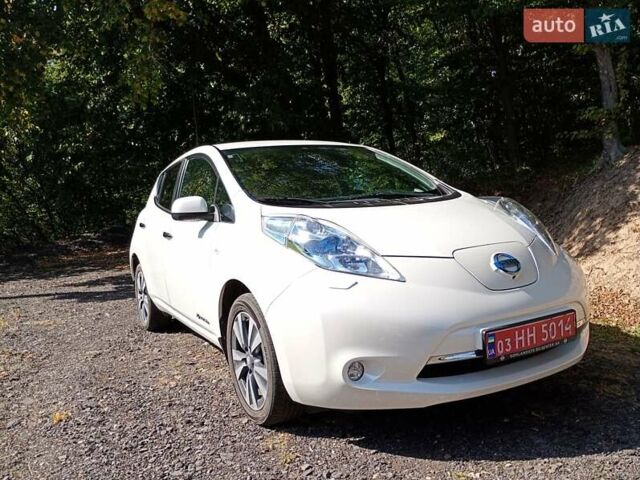 Белый Ниссан Лиф, объемом двигателя 0 л и пробегом 96 тыс. км за 7500 $, фото 1 на Automoto.ua