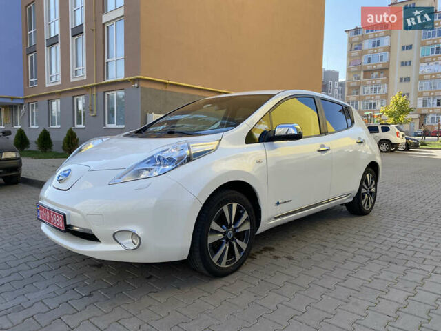 Белый Ниссан Лиф, объемом двигателя 0 л и пробегом 112 тыс. км за 7599 $, фото 1 на Automoto.ua