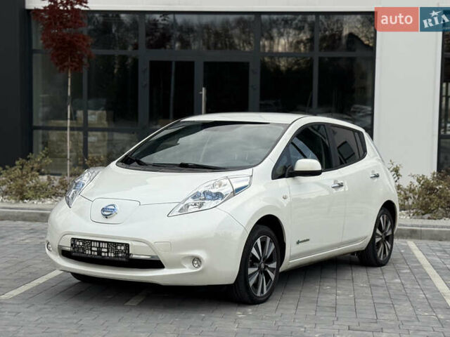 Ниссан Лиф 2014 в Городке на Automoto.ua Белый Ниссан Лиф, объемом двигателя 0 л и пробегом 161 тыс. км за 7700 $, фото 1 на Automoto.ua