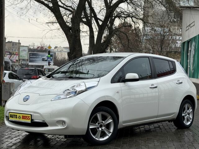 Білий Ніссан Ліф, об'ємом двигуна 0 л та пробігом 82 тис. км за 7699 $, фото 1 на Automoto.ua