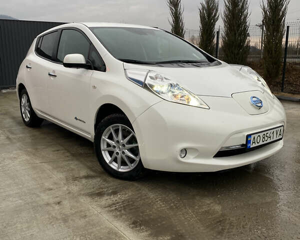 Белый Ниссан Лиф, объемом двигателя 0 л и пробегом 84 тыс. км за 7350 $, фото 1 на Automoto.ua