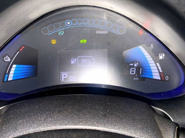 Белый Ниссан Лиф, объемом двигателя 0 л и пробегом 320 тыс. км за 3500 $, фото 1 на Automoto.ua