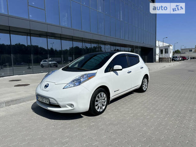 Білий Ніссан Ліф, об'ємом двигуна 0 л та пробігом 122 тис. км за 5850 $, фото 1 на Automoto.ua
