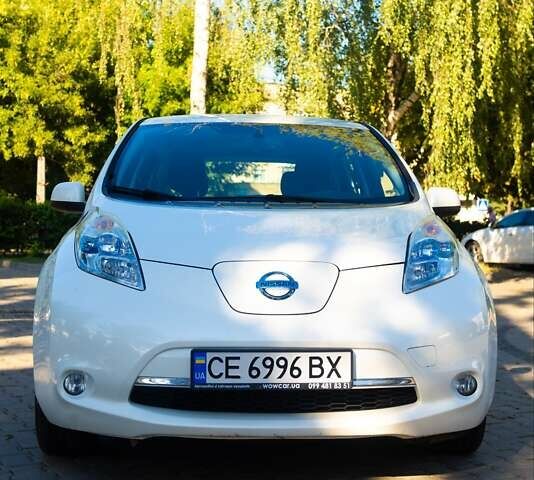 Белый Ниссан Лиф, объемом двигателя 0 л и пробегом 120 тыс. км за 6700 $, фото 1 на Automoto.ua