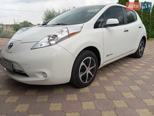 Белый Ниссан Лиф, объемом двигателя 0 л и пробегом 84 тыс. км за 7300 $, фото 1 на Automoto.ua