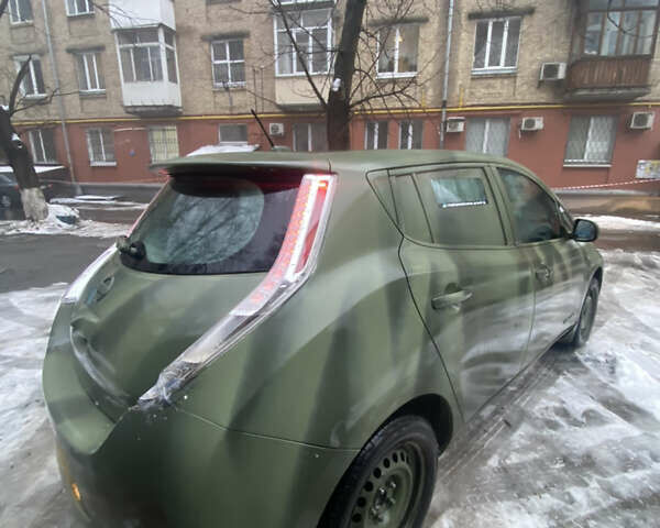 Білий Ніссан Ліф, об'ємом двигуна 0 л та пробігом 119 тис. км за 6500 $, фото 1 на Automoto.ua