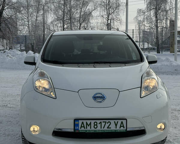 Білий Ніссан Ліф, об'ємом двигуна 0 л та пробігом 120 тис. км за 7150 $, фото 1 на Automoto.ua