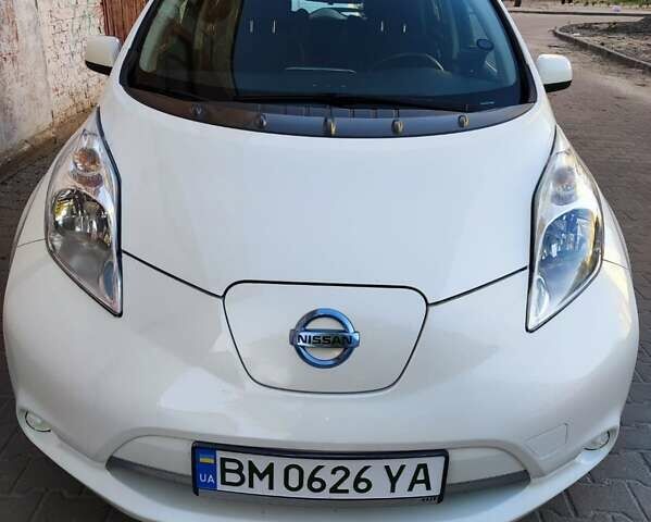 Белый Ниссан Лиф, объемом двигателя 0 л и пробегом 75 тыс. км за 6800 $, фото 1 на Automoto.ua