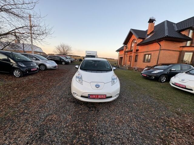 Белый Ниссан Лиф, объемом двигателя 0 л и пробегом 117 тыс. км за 6000 $, фото 1 на Automoto.ua