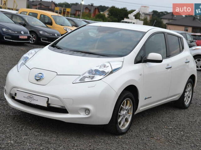 Белый Ниссан Лиф, объемом двигателя 0 л и пробегом 124 тыс. км за 5800 $, фото 1 на Automoto.ua