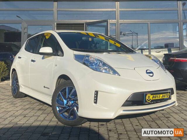 Білий Ніссан Ліф, об'ємом двигуна 24 л та пробігом 122 тис. км за 7700 $, фото 1 на Automoto.ua