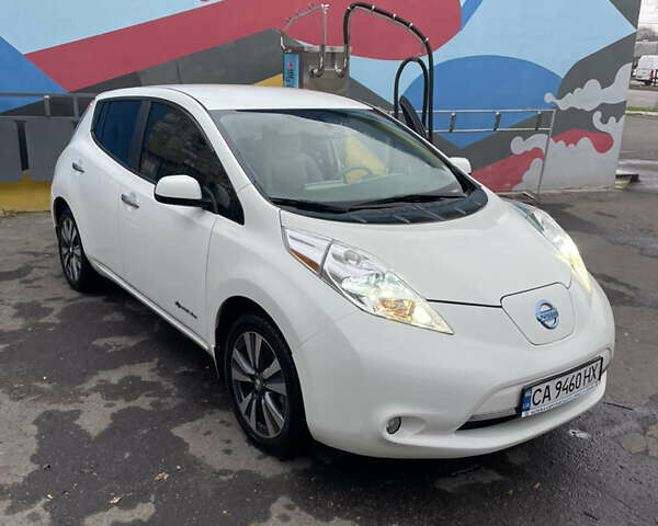 Белый Ниссан Лиф, объемом двигателя 0 л и пробегом 149 тыс. км за 9500 $, фото 1 на Automoto.ua