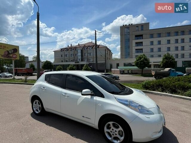 Белый Ниссан Лиф, объемом двигателя 0 л и пробегом 181 тыс. км за 6500 $, фото 1 на Automoto.ua