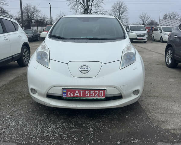 Белый Ниссан Лиф, объемом двигателя 0 л и пробегом 160 тыс. км за 6700 $, фото 1 на Automoto.ua