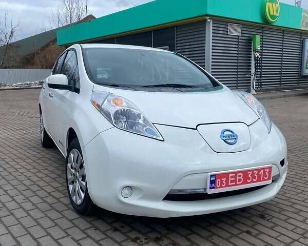 Белый Ниссан Лиф, объемом двигателя 0 л и пробегом 70 тыс. км за 7800 $, фото 1 на Automoto.ua