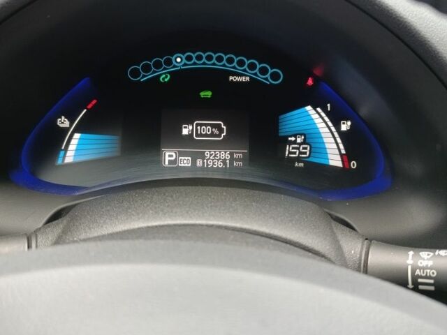 Белый Ниссан Лиф, объемом двигателя 0 л и пробегом 93 тыс. км за 7727 $, фото 1 на Automoto.ua