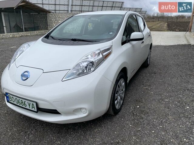 Білий Ніссан Ліф, об'ємом двигуна 0 л та пробігом 96 тис. км за 8600 $, фото 1 на Automoto.ua