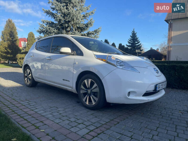 Белый Ниссан Лиф, объемом двигателя 0 л и пробегом 171 тыс. км за 5900 $, фото 1 на Automoto.ua