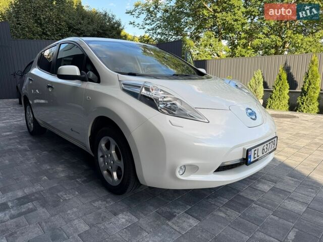 Білий Ніссан Ліф, об'ємом двигуна 0 л та пробігом 63 тис. км за 7800 $, фото 1 на Automoto.ua