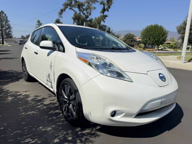 Белый Ниссан Лиф, объемом двигателя 0 л и пробегом 72 тыс. км за 6500 $, фото 1 на Automoto.ua