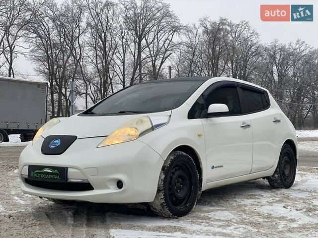 Білий Ніссан Ліф, об'ємом двигуна 0 л та пробігом 156 тис. км за 5800 $, фото 1 на Automoto.ua