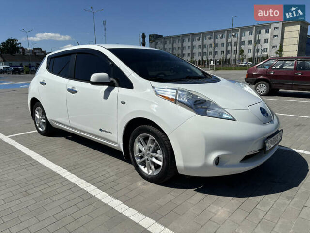 Білий Ніссан Ліф, об'ємом двигуна 0 л та пробігом 114 тис. км за 6999 $, фото 1 на Automoto.ua