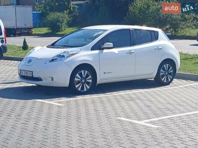 Білий Ніссан Ліф, об'ємом двигуна 0 л та пробігом 70 тис. км за 11500 $, фото 1 на Automoto.ua