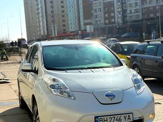 Білий Ніссан Ліф, об'ємом двигуна 60 л та пробігом 178 тис. км за 5399 $, фото 1 на Automoto.ua
