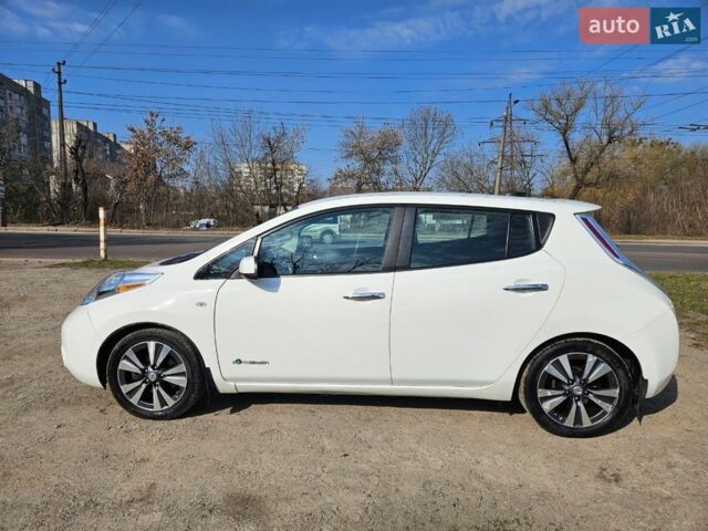 Білий Ніссан Ліф, об'ємом двигуна 0 л та пробігом 83 тис. км за 7700 $, фото 1 на Automoto.ua