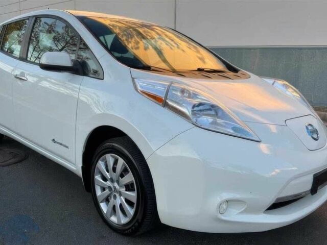 Белый Ниссан Лиф, объемом двигателя 0 л и пробегом 79 тыс. км за 3200 $, фото 1 на Automoto.ua