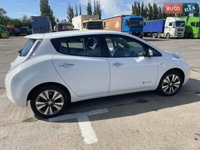 Белый Ниссан Лиф, объемом двигателя 0 л и пробегом 91 тыс. км за 10200 $, фото 1 на Automoto.ua