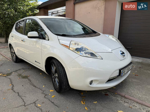 Білий Ніссан Ліф, об'ємом двигуна 0 л та пробігом 93 тис. км за 7900 $, фото 1 на Automoto.ua