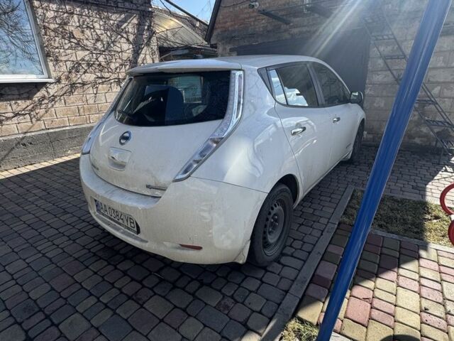 Белый Ниссан Лиф, объемом двигателя 0 л и пробегом 120 тыс. км за 2300 $, фото 1 на Automoto.ua