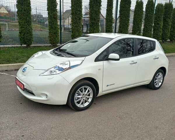 Белый Ниссан Лиф, объемом двигателя 0 л и пробегом 41 тыс. км за 8659 $, фото 1 на Automoto.ua