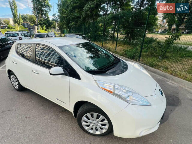 Белый Ниссан Лиф, объемом двигателя 0 л и пробегом 85 тыс. км за 6500 $, фото 1 на Automoto.ua