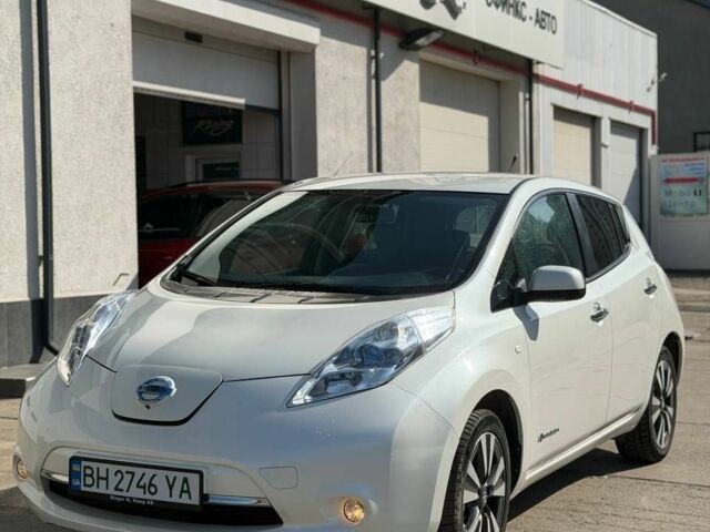Білий Ніссан Ліф, об'ємом двигуна 0 л та пробігом 178 тис. км за 5399 $, фото 1 на Automoto.ua