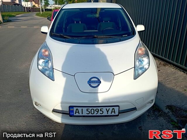 Білий Ніссан Ліф, об'ємом двигуна 0 л та пробігом 220 тис. км за 7000 $, фото 1 на Automoto.ua