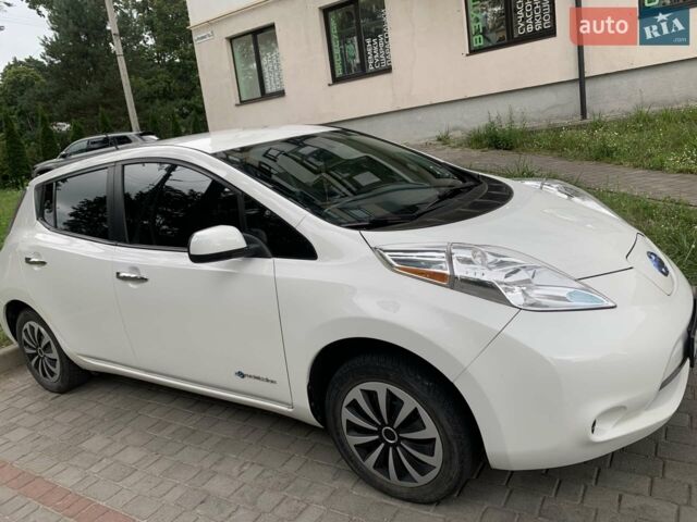 Білий Ніссан Ліф, об'ємом двигуна 0 л та пробігом 112 тис. км за 6500 $, фото 1 на Automoto.ua