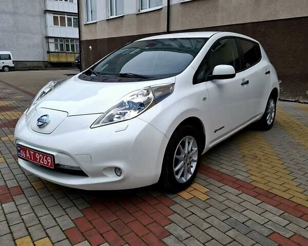 Белый Ниссан Лиф, объемом двигателя 0 л и пробегом 119 тыс. км за 6500 $, фото 1 на Automoto.ua