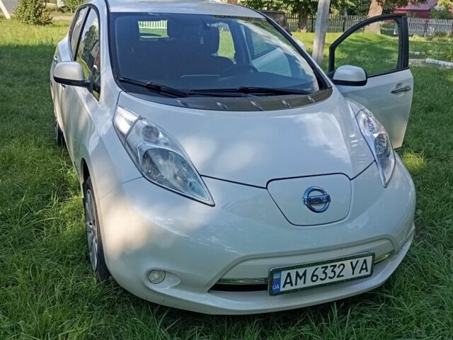 Белый Ниссан Лиф, объемом двигателя 0 л и пробегом 140 тыс. км за 7200 $, фото 1 на Automoto.ua