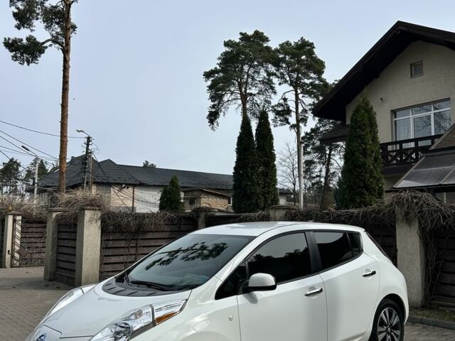 Білий Ніссан Ліф, об'ємом двигуна 0 л та пробігом 176 тис. км за 5995 $, фото 1 на Automoto.ua