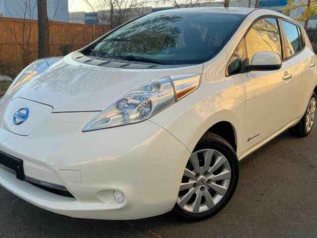 Белый Ниссан Лиф, объемом двигателя 0 л и пробегом 78 тыс. км за 2300 $, фото 1 на Automoto.ua