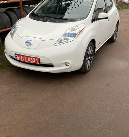 Білий Ніссан Ліф, об'ємом двигуна 0 л та пробігом 97 тис. км за 8300 $, фото 1 на Automoto.ua