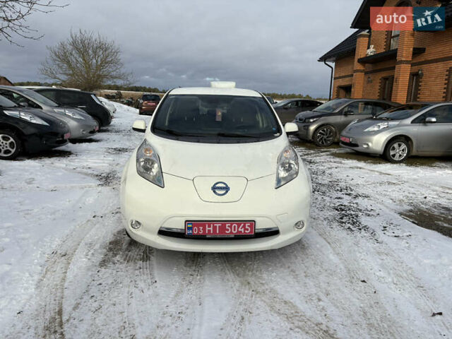 Белый Ниссан Лиф, объемом двигателя 0 л и пробегом 154 тыс. км за 6500 $, фото 1 на Automoto.ua