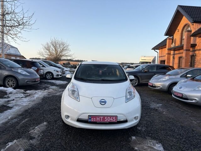 Білий Ніссан Ліф, об'ємом двигуна 0 л та пробігом 154 тис. км за 6500 $, фото 1 на Automoto.ua