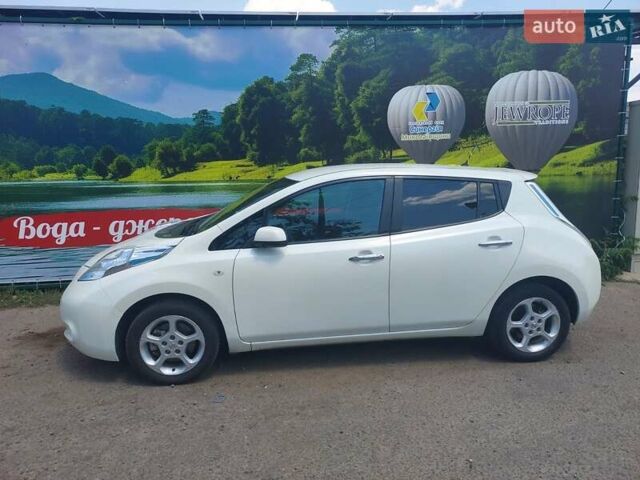 Білий Ніссан Ліф, об'ємом двигуна 0 л та пробігом 85 тис. км за 10000 $, фото 1 на Automoto.ua
