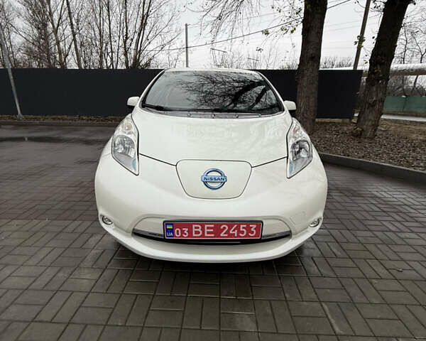 Белый Ниссан Лиф, объемом двигателя 0 л и пробегом 165 тыс. км за 7300 $, фото 1 на Automoto.ua