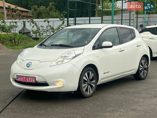 Белый Ниссан Лиф, объемом двигателя 0 л и пробегом 65 тыс. км за 8500 $, фото 1 на Automoto.ua