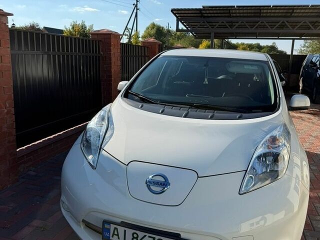 Білий Ніссан Ліф, об'ємом двигуна 0 л та пробігом 79 тис. км за 6900 $, фото 1 на Automoto.ua